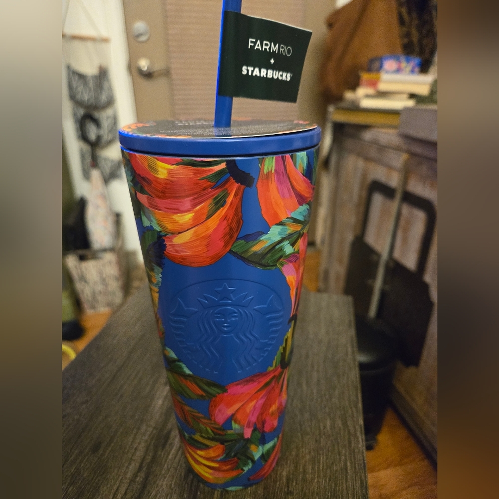 Starbucks Farm Rio Limited Edition 24 oz Cold Cup Green & Blue Banana with Straw